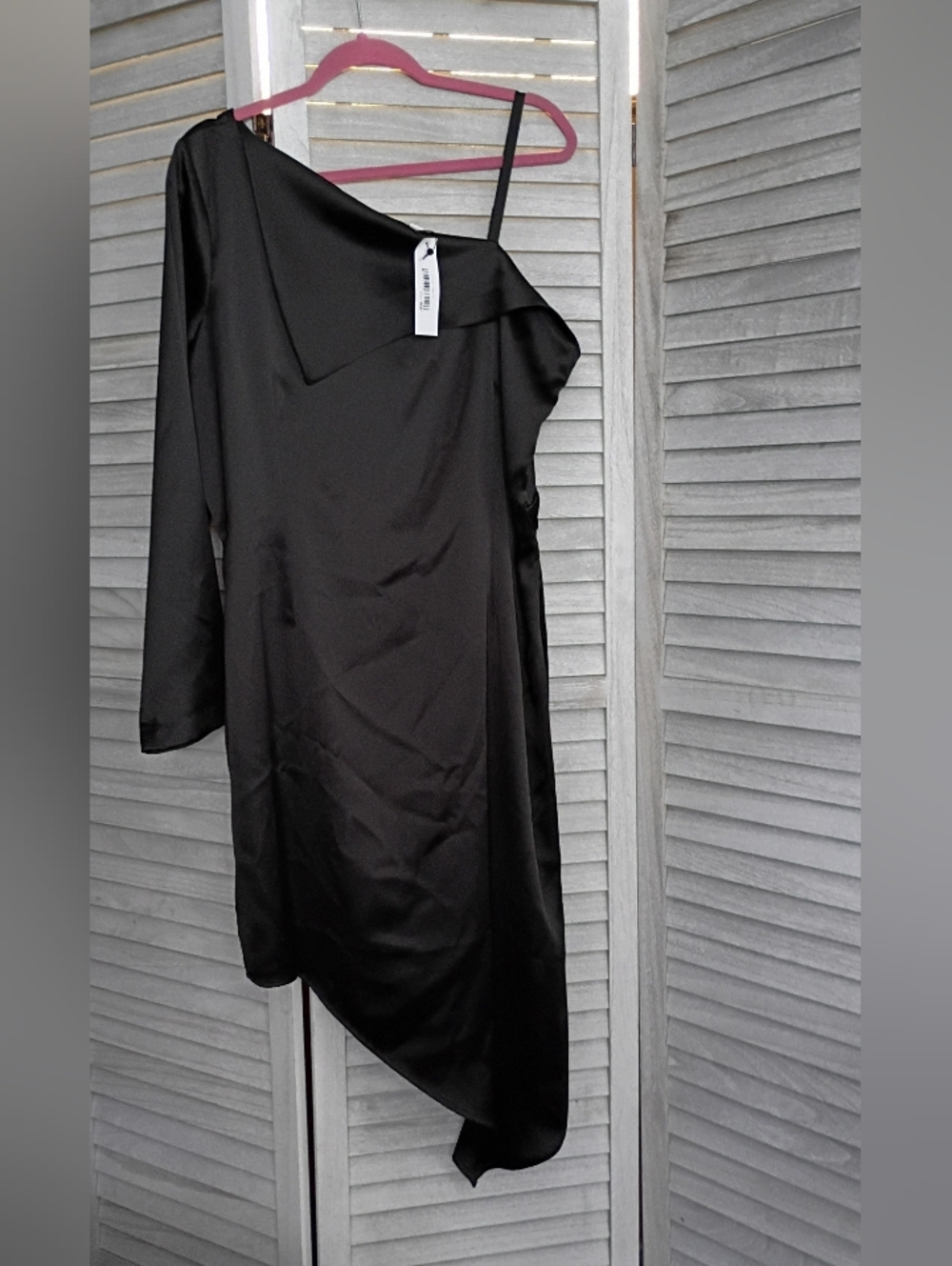 Making the Cut Brand Size XL Satin Elegant Handkerchief Hem Dress NEW WITH TAGS